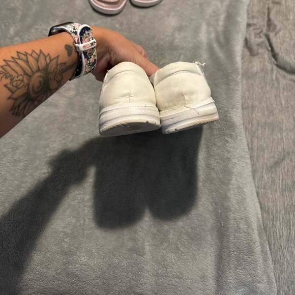 Well Worn Silver Sparkly Hey Dudes Size 7 - Picture 4 of 4